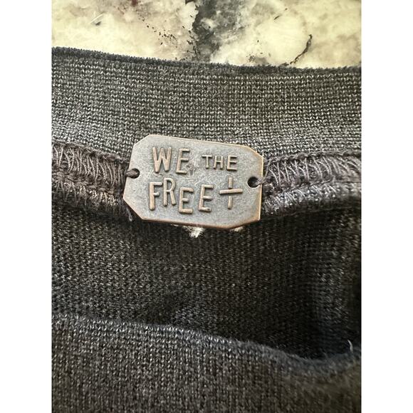 Free People Medium Black Oversized Crochet Trim Graphic Muscle Bulls Eye Tee - Picture 7 of 7